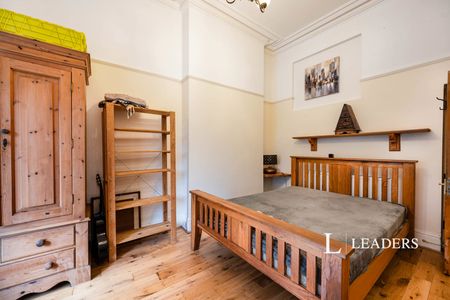 3 bedroom apartment to rent Western Parade, Southsea, Hampshire, PO5 - Photo 2