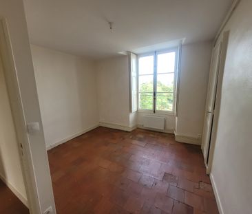 Location Appartement 3 pièces 52m² SABLE SUR SARTHE 72300 - Photo 3