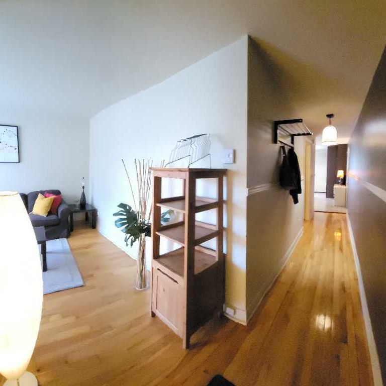 Magnifique 3 1/2 à louer TOUT INCLUS + jardin - Photo 1