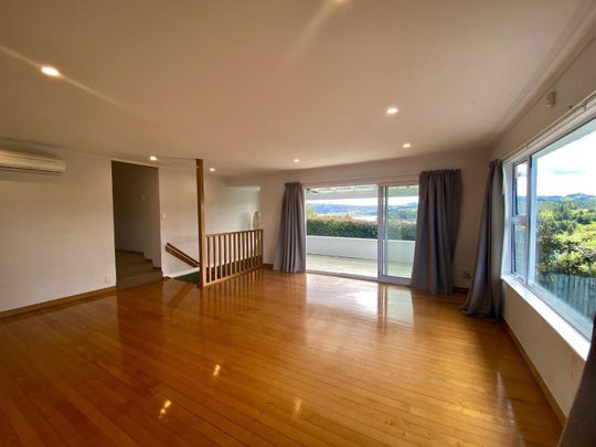 Bright harbour home - Photo 1