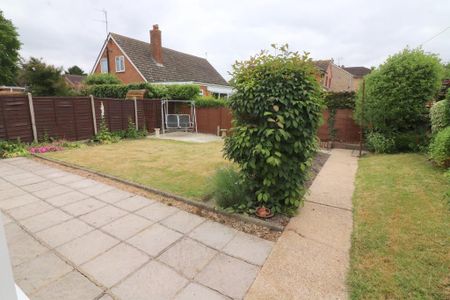 3 bedroom semi-detached house to rent - Photo 5