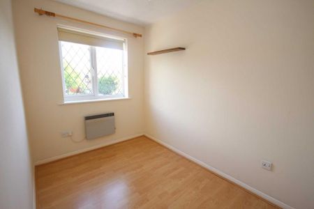 3 bedroom terraced house to rent - Photo 3