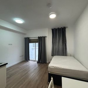 Burnside Road, Chadwell heath, RM8 1XD, Property for rent - Photo 2