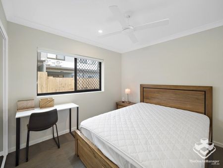 Furnished Modern 3 Bedroom Apartment for Rent - Photo 5