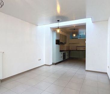 Woning te huur in Sint-Amandsberg voor € 1.050 met 2 slaapkamers - Photo 1