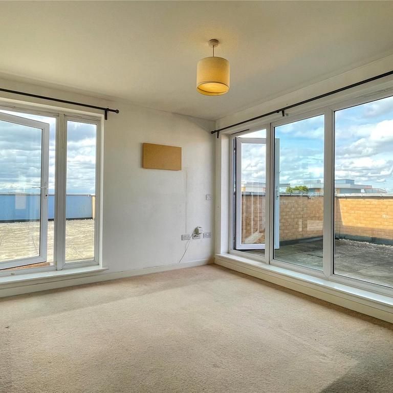 2 bedroom penthouse to rent - Photo 1