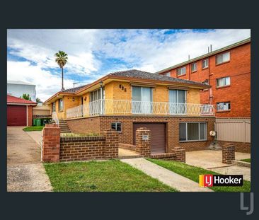 Large Four Bedroom House - Photo 5