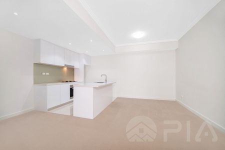 As New Apartment with Gym and Swimming Pool, Two Car Spaces Utility Bills included * - Photo 2