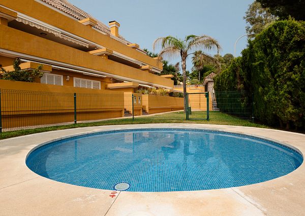 Apartment, close to beaches, restaurants and supermarkets, in urb. Marbella Park Beach, Elviria