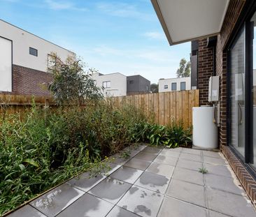 Modern Living Townhouse! - Photo 6