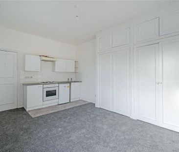 Studio to rent - Photo 6