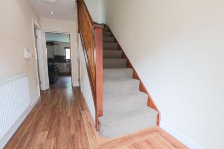 6 bedroom terraced house to rent - Photo 2