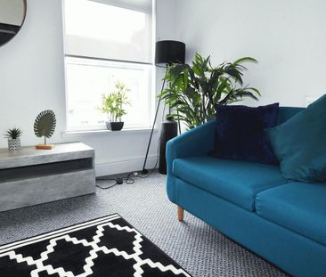 1 bedroom in a house share to rent - Photo 2