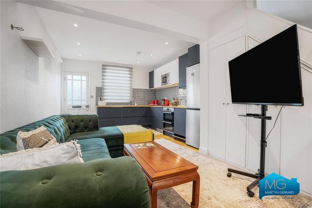 2 bedroom terraced house to rent - Photo 1