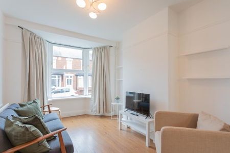26 Clarendon Avenue, Belfast, BT5 5JT - Photo 3