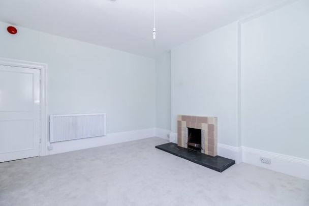 Causeway, Bicester - Photo 1