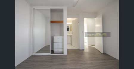 2br top floor unit with water views - Photo 4