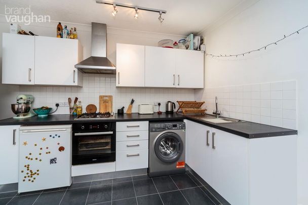 2 bedroom maisonette to rent - Photo 1