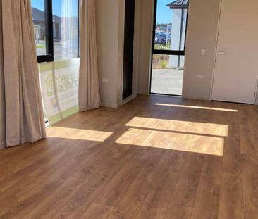 Brand new three bedroom townhouse in Rollestons new subdivision - Photo 4