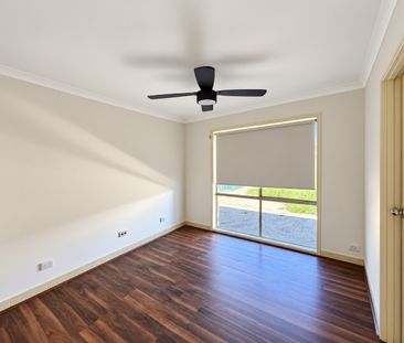 Charming Family Living in a Prime Burnside Location - Photo 1