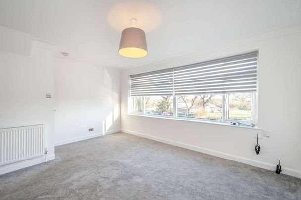 Street Lane, Gildersome, LS27 - Photo 1