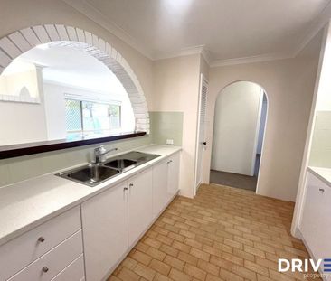 COMFORT & STYLE IN A GREAT LOCATION! - Photo 3