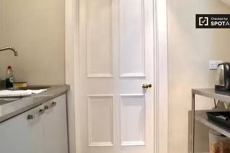 Chic studio apartment for rent in Killiney, Dublin - Photo 2