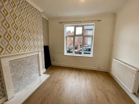 3 bedroom semi-detached house to rent - Photo 2