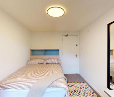 4 bedroom flat to rent - Photo 5