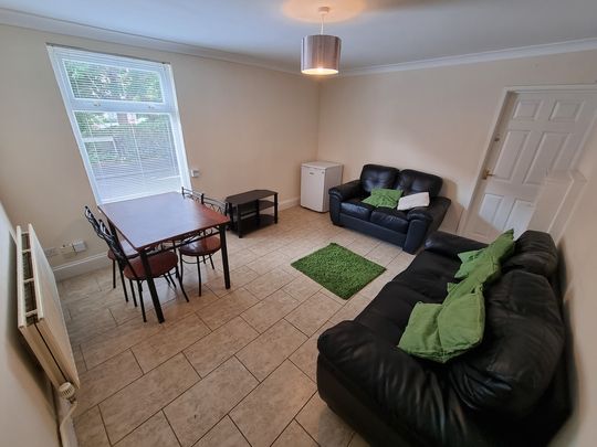 4 Bed Student Accommodation - Photo 1