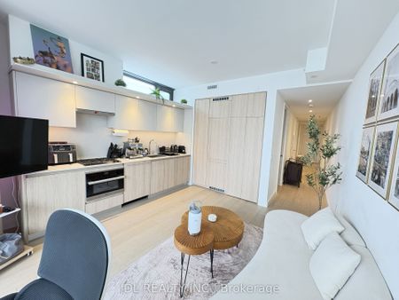 81 Wellesley Street E #1707 - Photo 4