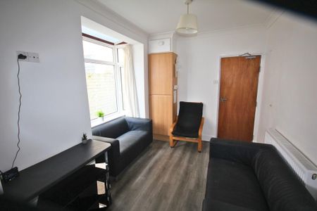 5 bedroom terraced house to rent - Photo 2