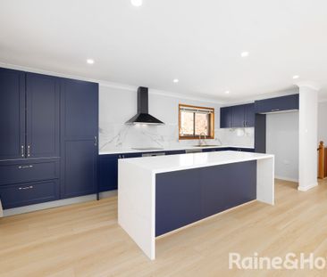 Double storey, 4 bedroom, 2 bathroom house ideal for families - Photo 6
