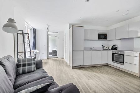 Telegraph Avenue, London, SE10 - Photo 2