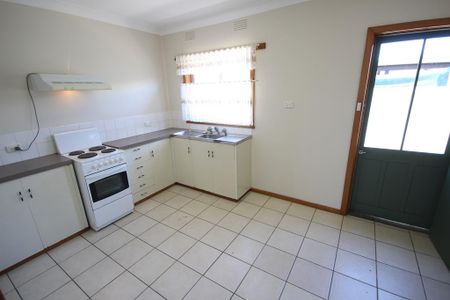 Fly Solo in this Fantastic Flat - Photo 3