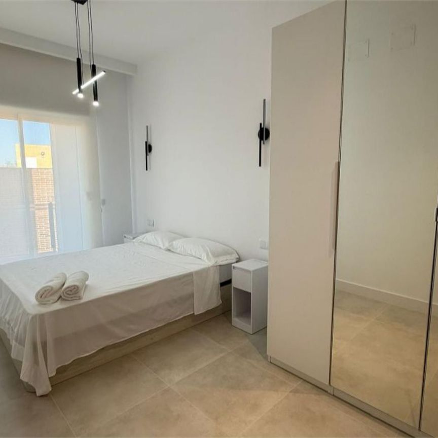 Piso de alquiler en Calle Damian Sanchez Lopez, 6, Praderón - Photo 1