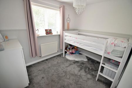 4 bedroom detached house to rent - Photo 3