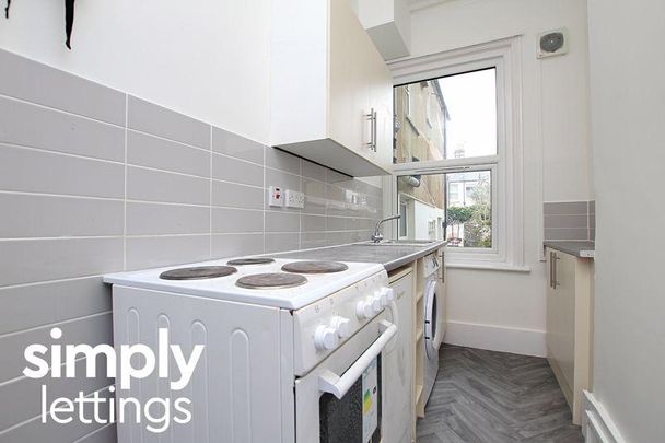 Studio to rent - Photo 1