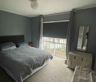 Charming 3BR Home in Newlands - Photo 3