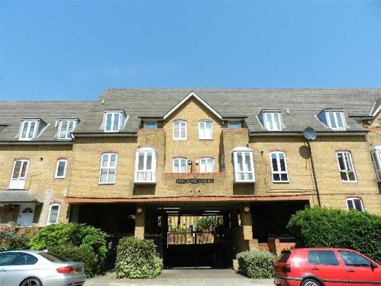 Belgrave Court, Ascalon Street, Battersea, SW8 - Photo 1