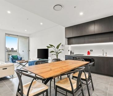 QUALITY & MODERN TWO BEDROOM A.P.T. - Photo 1