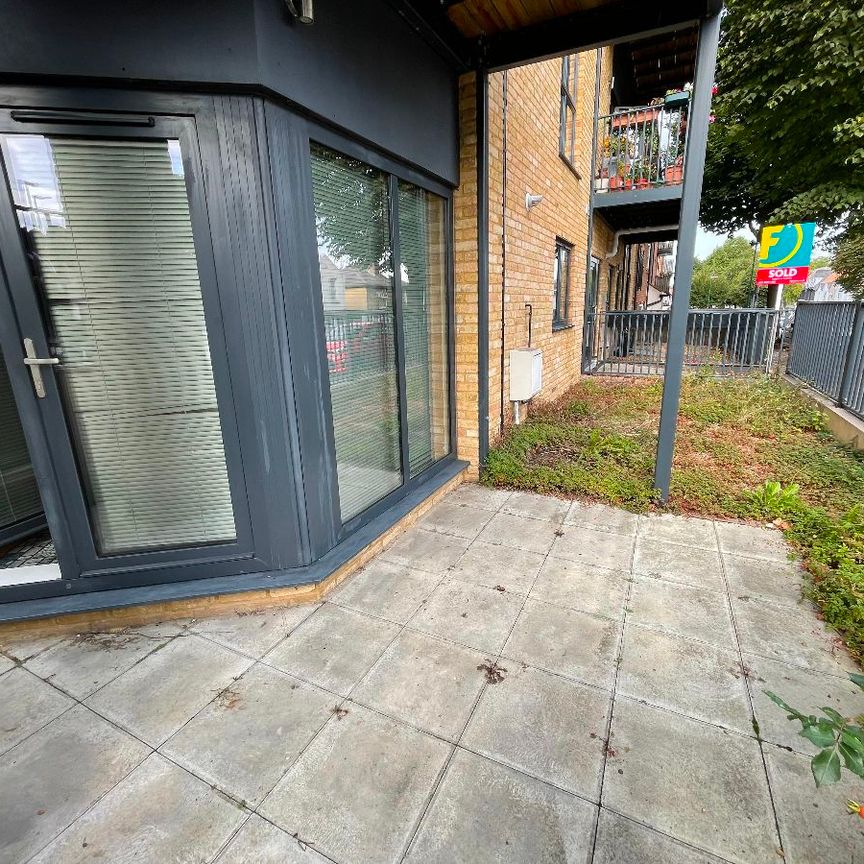 New Town House, Lind Road, Sutton - Photo 1