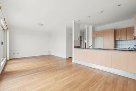 Apartment With Breath Taking Water Views! - Photo 2