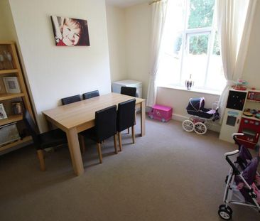 3 bedroom semi-detached house to rent - Photo 2