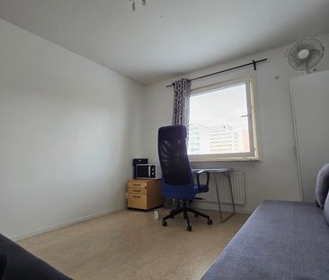 Malmvägen, Sollentuna - Photo 2