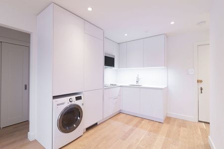 4745 Queen Mary Road, Montréal, QC - Photo 2