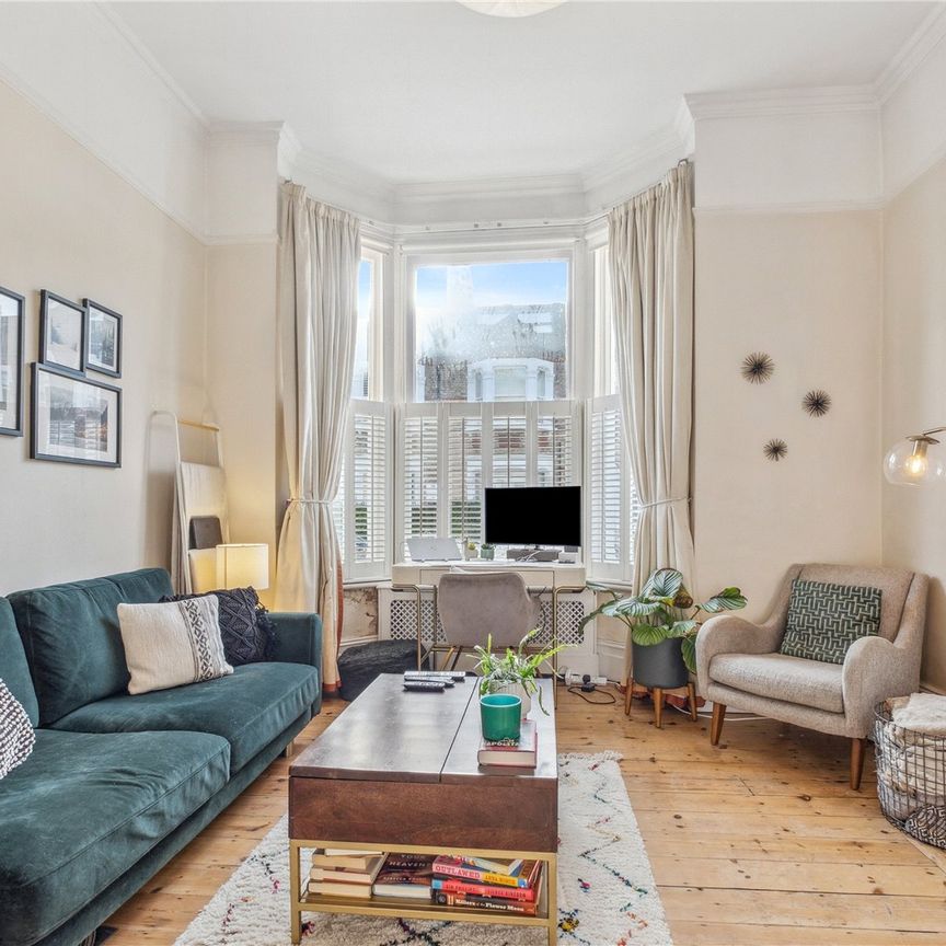 Wroughton Road, SW11, London - Photo 1