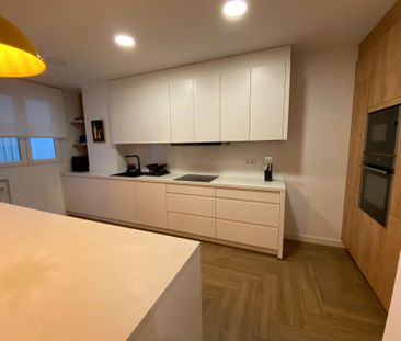 Piso de alquiler en Centro - Photo 2