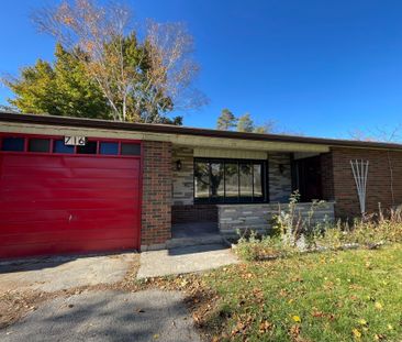 For Lease - 716 Lake Drive, Georgina, Ontario - Photo 1