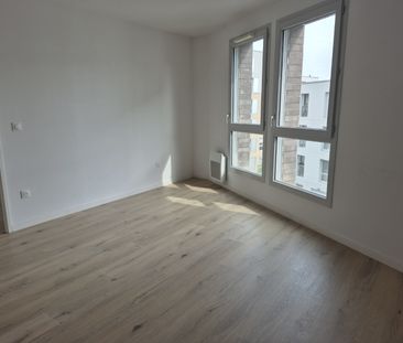 Location Appartement 2 pièces 45m² LILLE 59000 - Photo 4